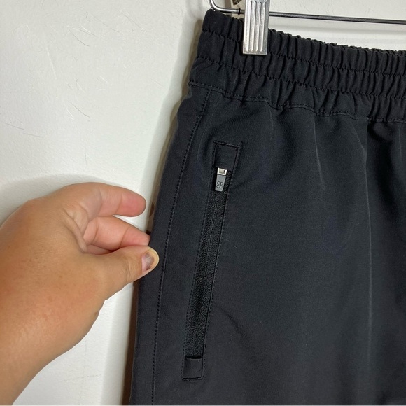 Sweaty Betty Summit Shorts water resistant shorts black size 12 - Picture 4 of 7